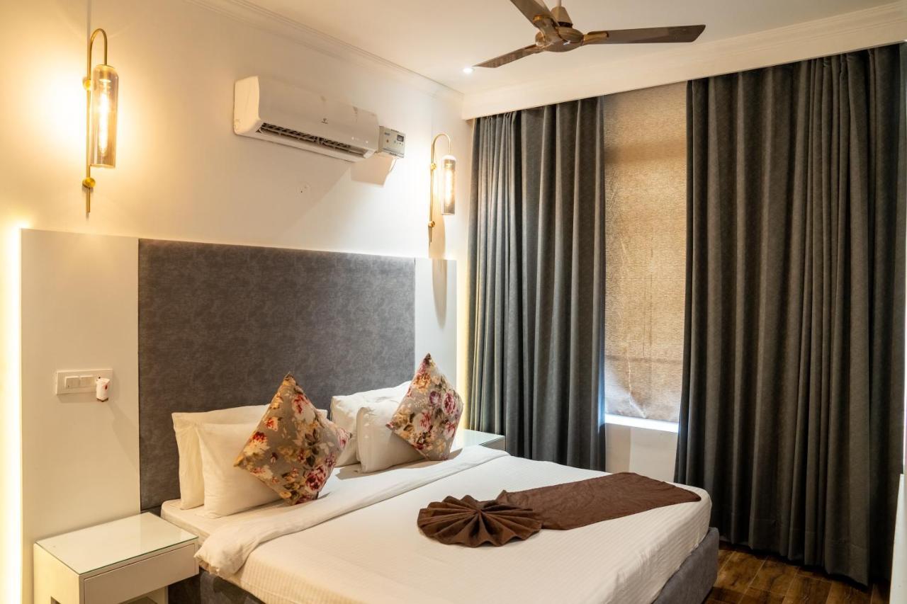 Redwood Resort Panchkula Exterior foto