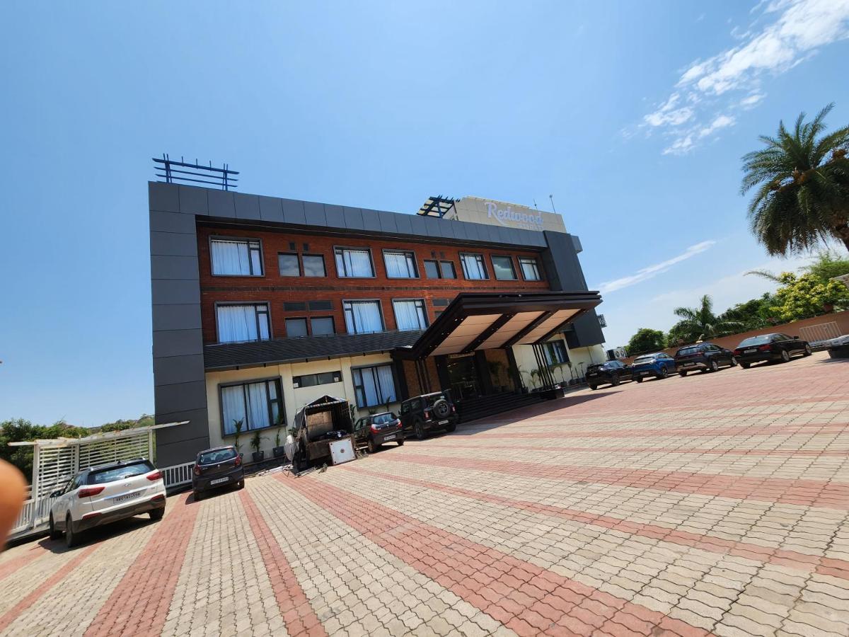 Redwood Resort Panchkula Exterior foto