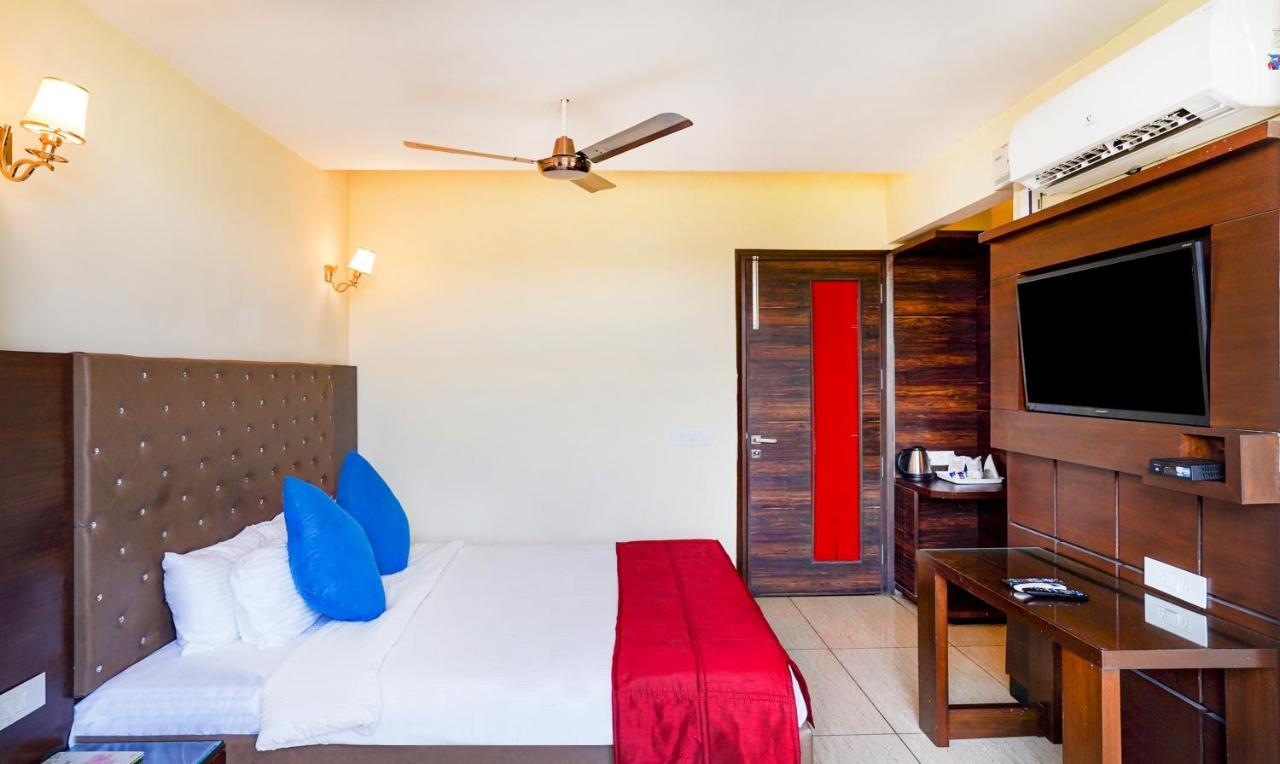 Redwood Resort Panchkula Exterior foto