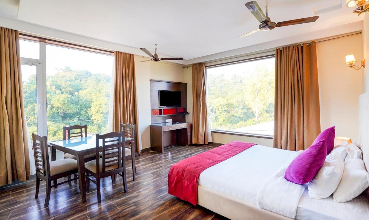 Redwood Resort Panchkula Exterior foto